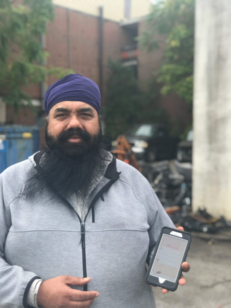 Trucker Jawinder Singh (Photo by Daniela Gerson)

